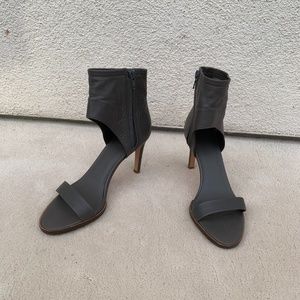 Vince Grey Leather Sandals